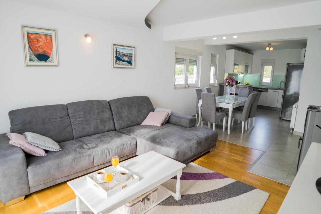 Holiday House Petra - Imotski - Makarska المظهر الخارجي الصورة